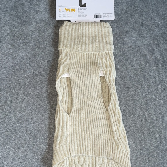 Boots & Barkley Cable Knit Turtleneck Cream Sweater - Picture 6 of 7